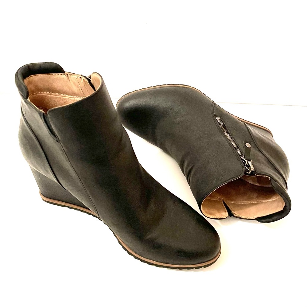 SOUL Naturalizer Haley Black Wedge Ankle Boots Size 10 Wide Comfort